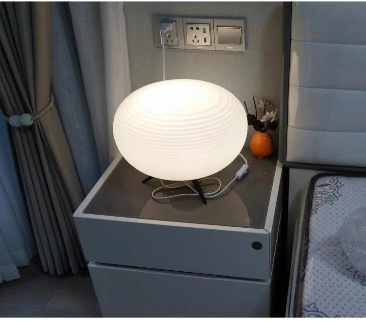 Дизайнерская настольная лампа OLIVE by Romatti