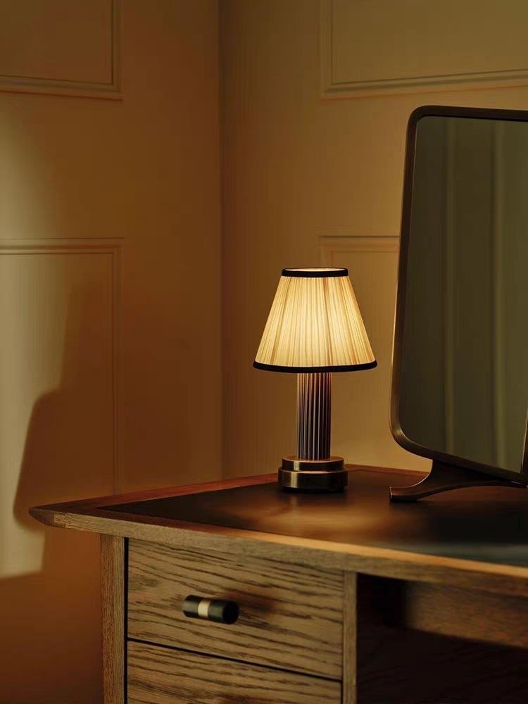 Настольная лампа EMILIAN by Romatti