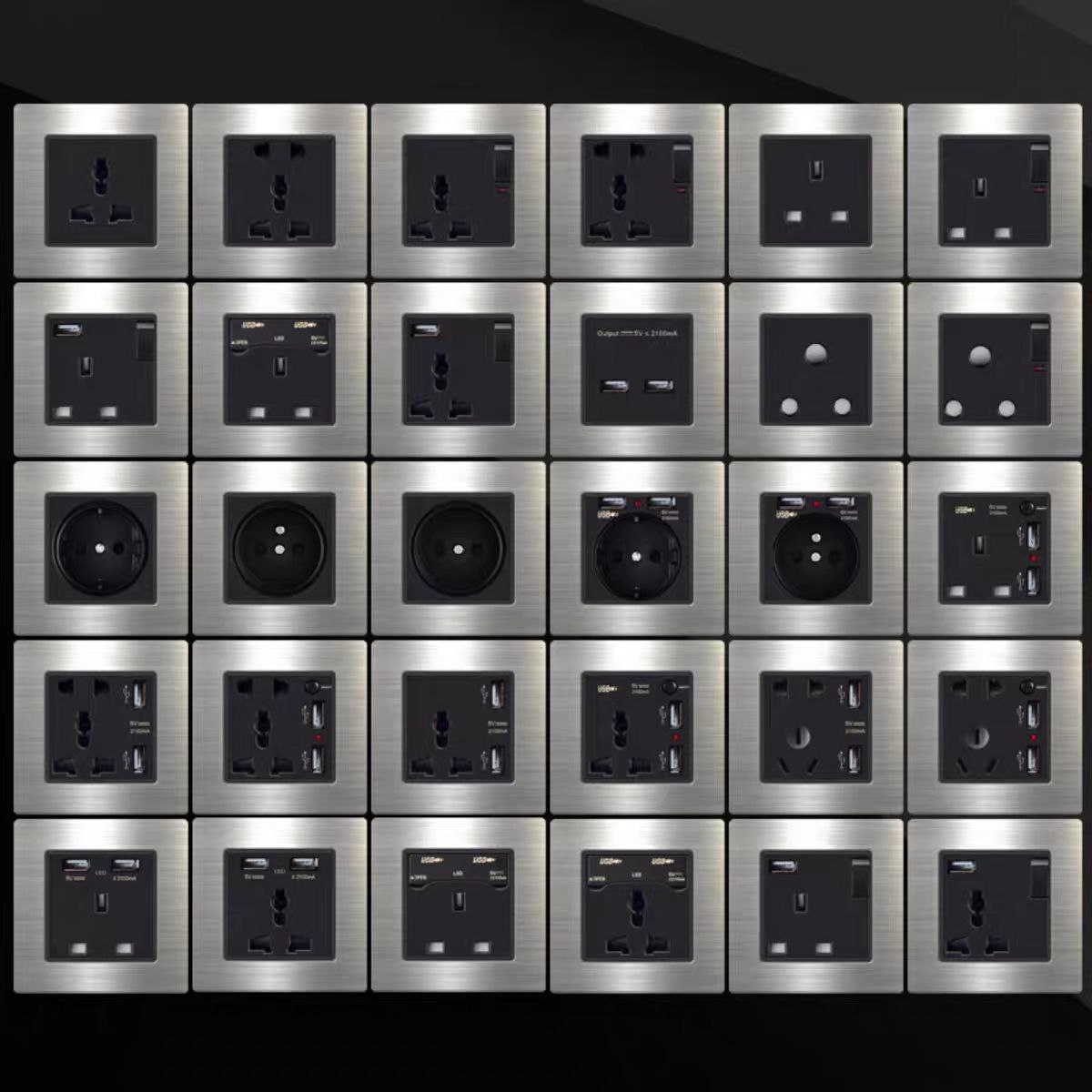 Розетка LUMIQUE by Romatti